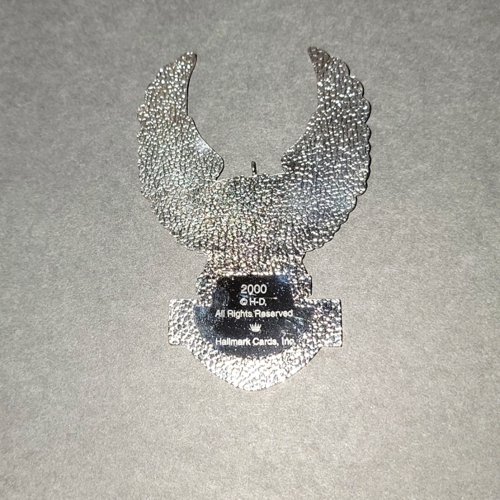 HARLEY DAVIDSON 2000 Collectors Keepsake ornament "Bar and Shield" - Picture 2 of 5